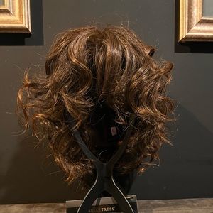 BelleTress Caribou in English Toffee